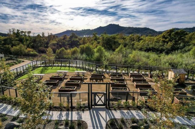 311 Minneola Place, Fallbrook, CA 92028