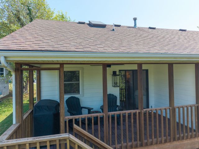 1513 GLENCAIRN CT, Columbia, MO 65203