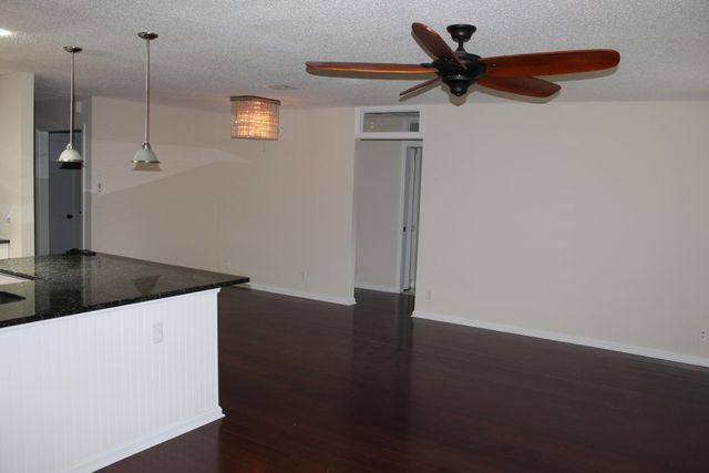 13880 Paddock Drive, Wellington, FL 33414
