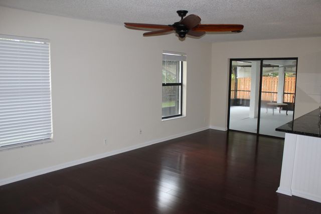 13880 Paddock Drive, Wellington, FL 33414