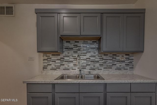 1863 KENTUCKY Street, El Paso, TX 79930