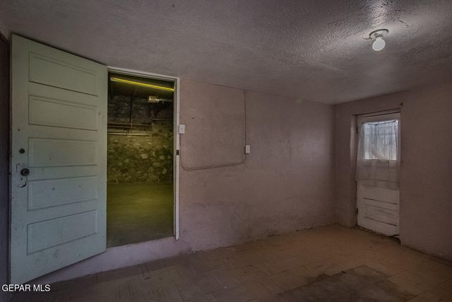 1863 KENTUCKY Street, El Paso, TX 79930