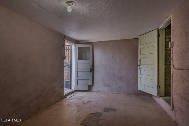 1863 KENTUCKY Street, El Paso, TX 79930