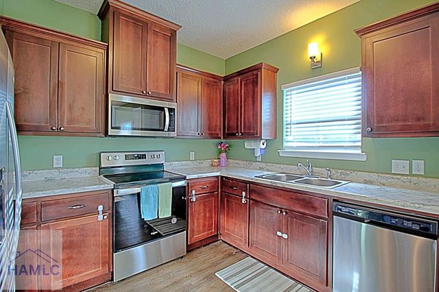 73 Gambrell Road, Hinesville, GA 31313