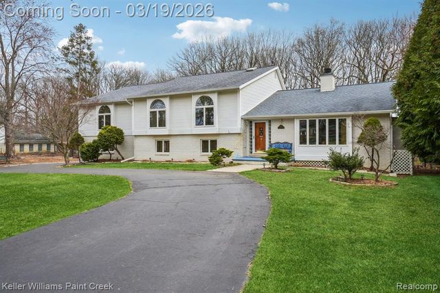 6530 Fredmoor Drive, Troy, MI 48098