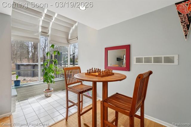 6530 Fredmoor Drive, Troy, MI 48098