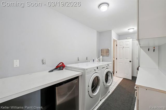 6530 Fredmoor Drive, Troy, MI 48098