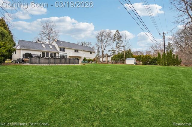 6530 Fredmoor Drive, Troy, MI 48098