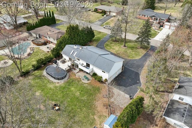 6530 Fredmoor Drive, Troy, MI 48098