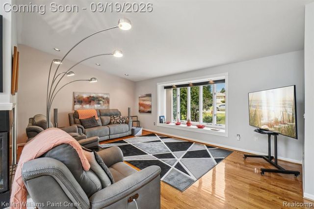 6530 Fredmoor Drive, Troy, MI 48098