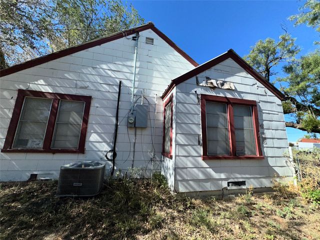 713 E Oklahoma Avenue, Sweetwater, TX 79556