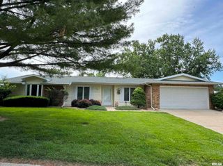 34 Birch Lake Drive, Sherman, IL 62684