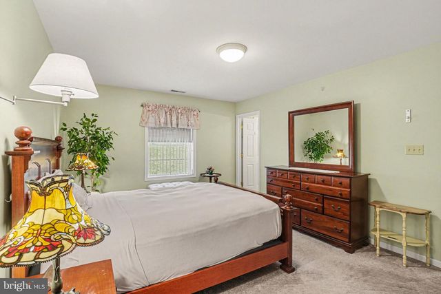 204 PINE CREST VILLAGE DR, Pine Grove, PA 17963