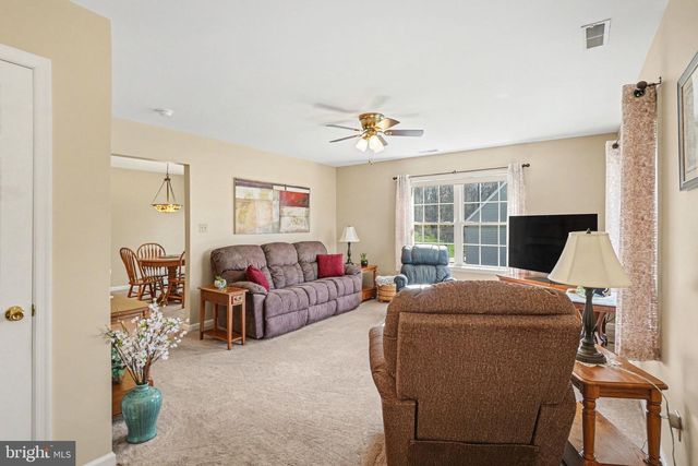 204 PINE CREST VILLAGE DR, Pine Grove, PA 17963