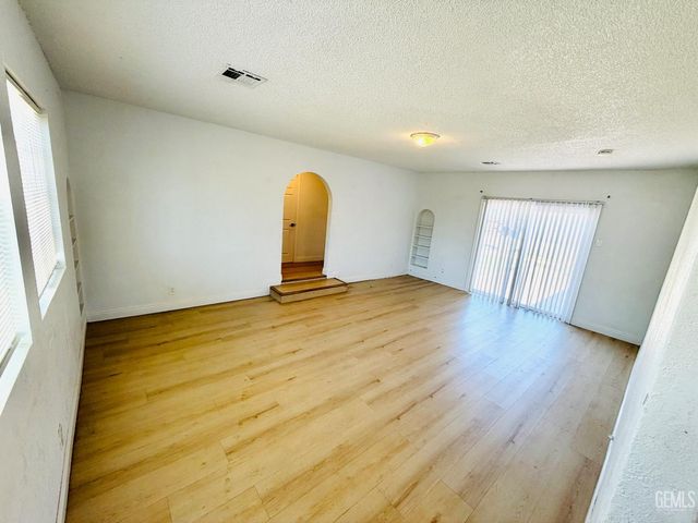 750 Hudson Drive, Bakersfield, CA 93307