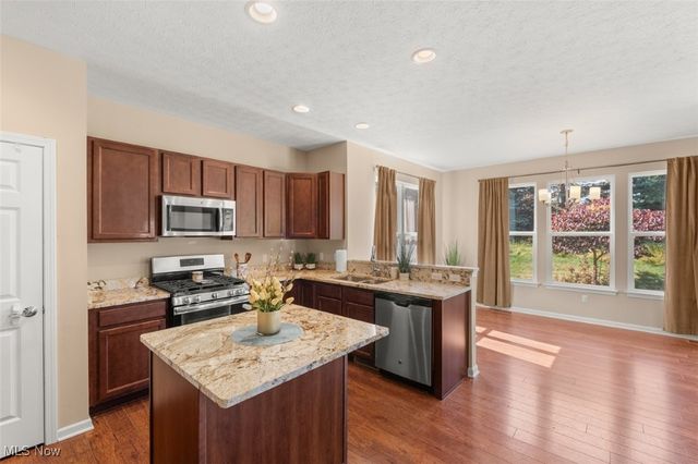 33165 Brookcrest Place, Avon Lake, OH 44012