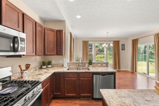 33165 Brookcrest Place, Avon Lake, OH 44012