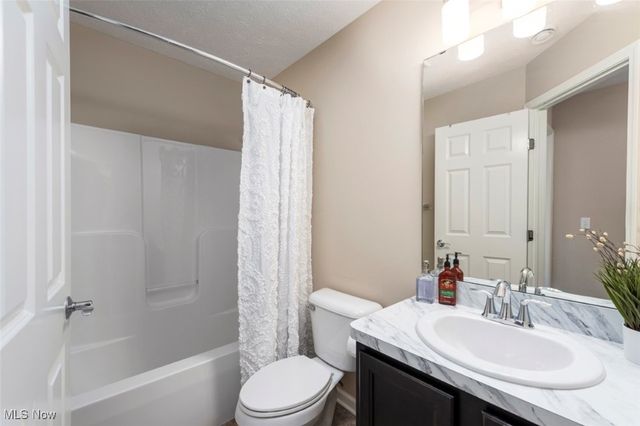 33165 Brookcrest Place, Avon Lake, OH 44012