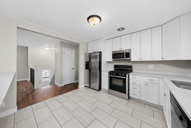 511 Freeman Avenue, Streamwood, IL 60107