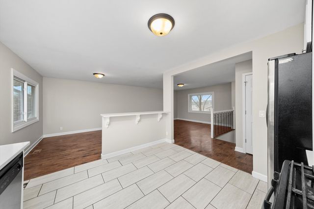 511 Freeman Avenue, Streamwood, IL 60107