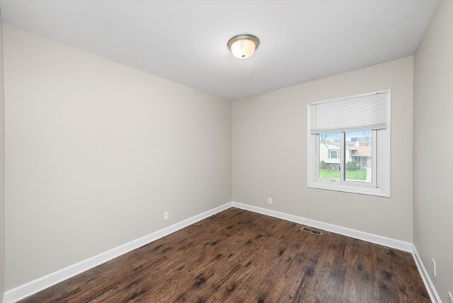 511 Freeman Avenue, Streamwood, IL 60107