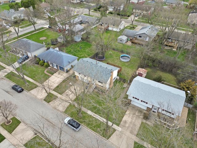 511 Freeman Avenue, Streamwood, IL 60107
