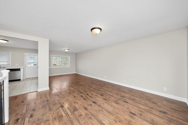 511 Freeman Avenue, Streamwood, IL 60107