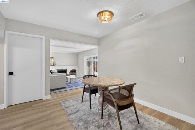 6225 Robin Ct, Pleasanton, CA 94588