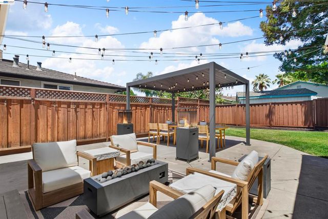 6225 Robin Ct, Pleasanton, CA 94588
