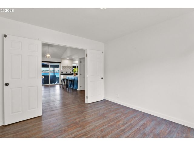 85675 GLENADA Rd, Florence, OR 97439