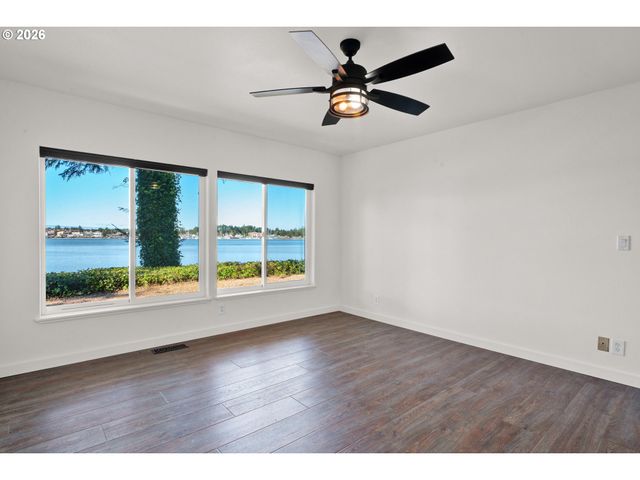 85675 GLENADA Rd, Florence, OR 97439