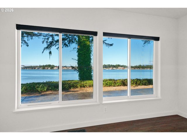 85675 GLENADA Rd, Florence, OR 97439