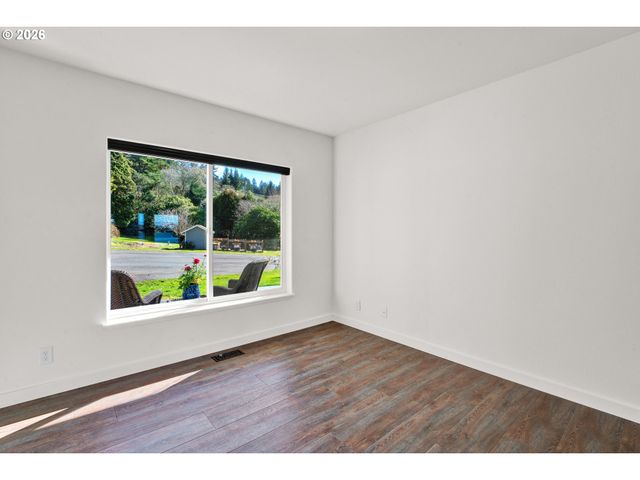 85675 GLENADA Rd, Florence, OR 97439