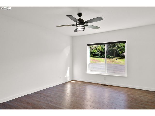 85675 GLENADA Rd, Florence, OR 97439