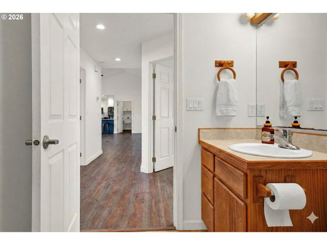 85675 GLENADA Rd, Florence, OR 97439