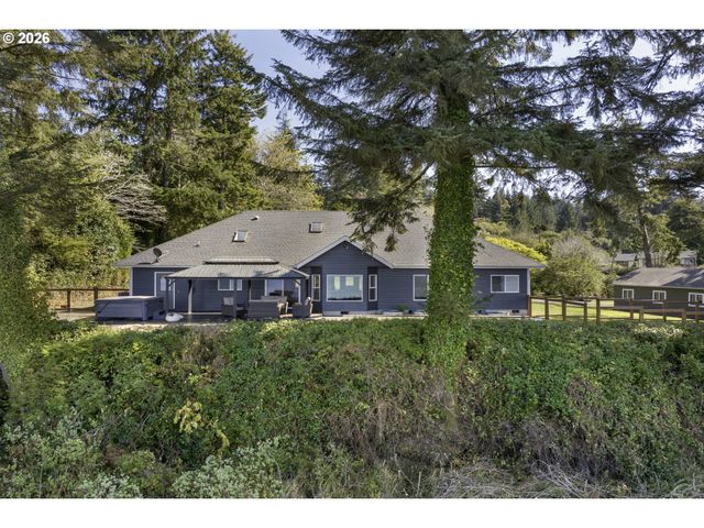 85675 GLENADA Rd, Florence, OR 97439