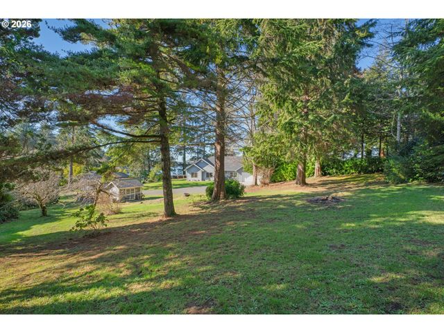 85675 GLENADA Rd, Florence, OR 97439