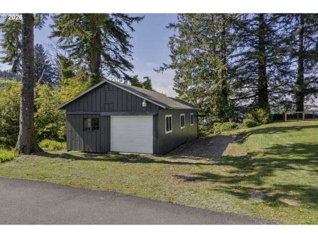 85675 GLENADA Rd, Florence, OR 97439