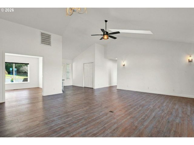 85675 GLENADA Rd, Florence, OR 97439