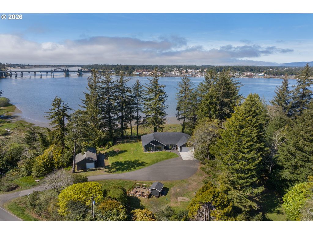 85675 GLENADA Rd, Florence, OR 97439