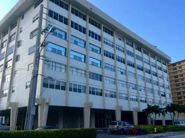 111 Golden Isles Drive E4, Hallandale Beach, FL 33009