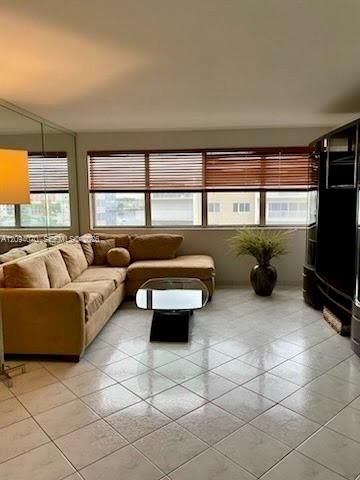 111 Golden Isles Drive E4, Hallandale Beach, FL 33009
