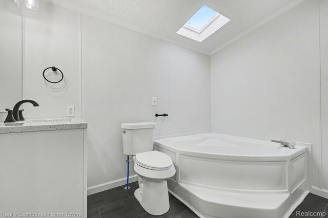59227 Lewis Ln, Chesterfield Township, MI 48048