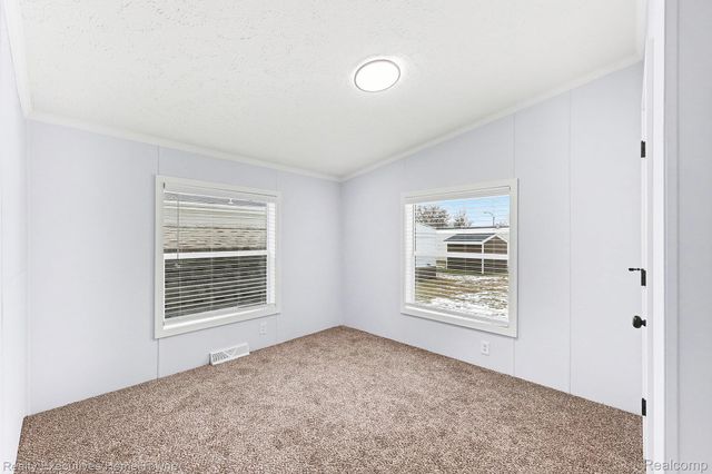 59227 Lewis Ln, Chesterfield Township, MI 48048