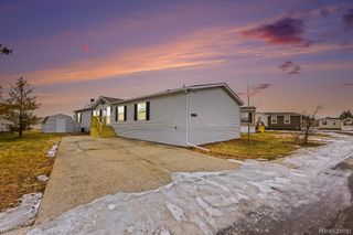 59227 Lewis Ln, Chesterfield Township, MI 48048