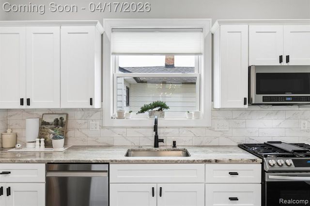 1935 Martin Road, Ferndale, MI 48220