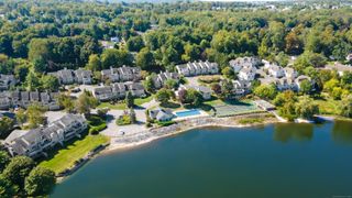 11 Boulevard Drive 4-17, Danbury, CT 06810
