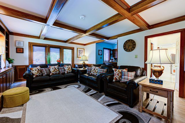 14307 Oak Bluff Court, Louisville, KY 40245