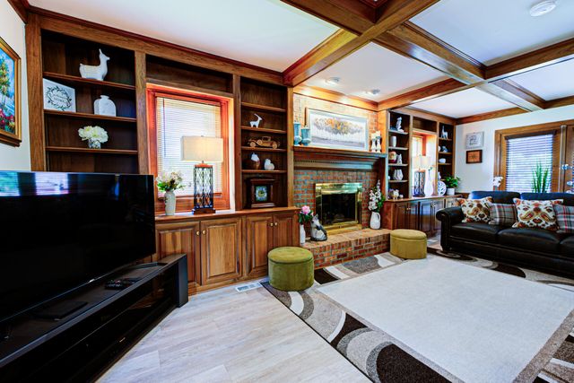 14307 Oak Bluff Court, Louisville, KY 40245