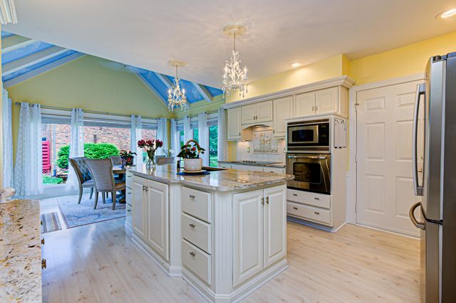 14307 Oak Bluff Court, Louisville, KY 40245